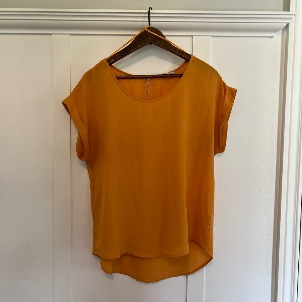 Pink Rose Women’s Medium Yellow Summer Blouse Tee - Picture 4 of 10
